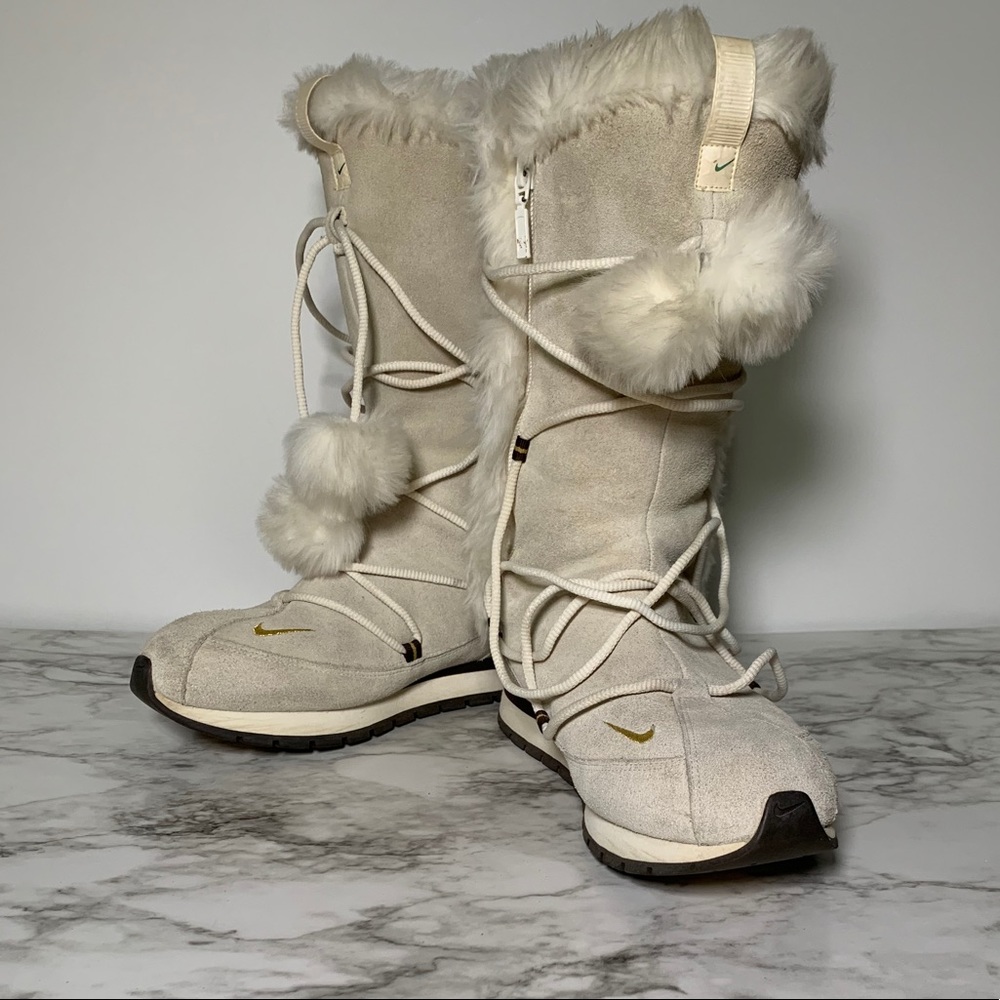 White NIKE Snow Boots Size 8.5